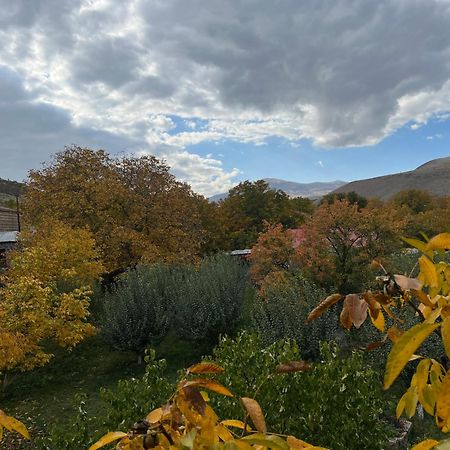 Zove Rural Cottage With Garden Views K'arashamb Екстер'єр фото