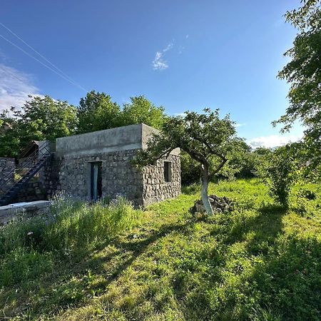 Zove Rural Cottage With Garden Views K'arashamb Екстер'єр фото