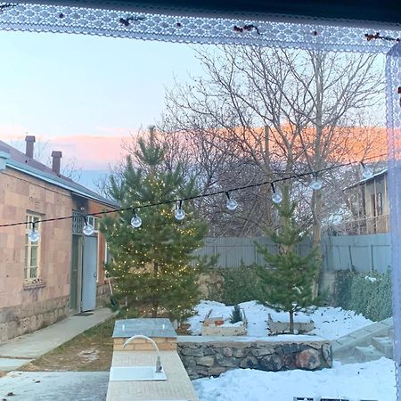 Zove Rural Cottage With Garden Views K'arashamb Екстер'єр фото