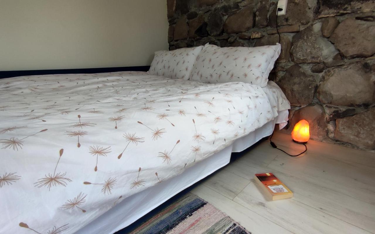 Zove Rural Cottage With Garden Views K'arashamb Екстер'єр фото