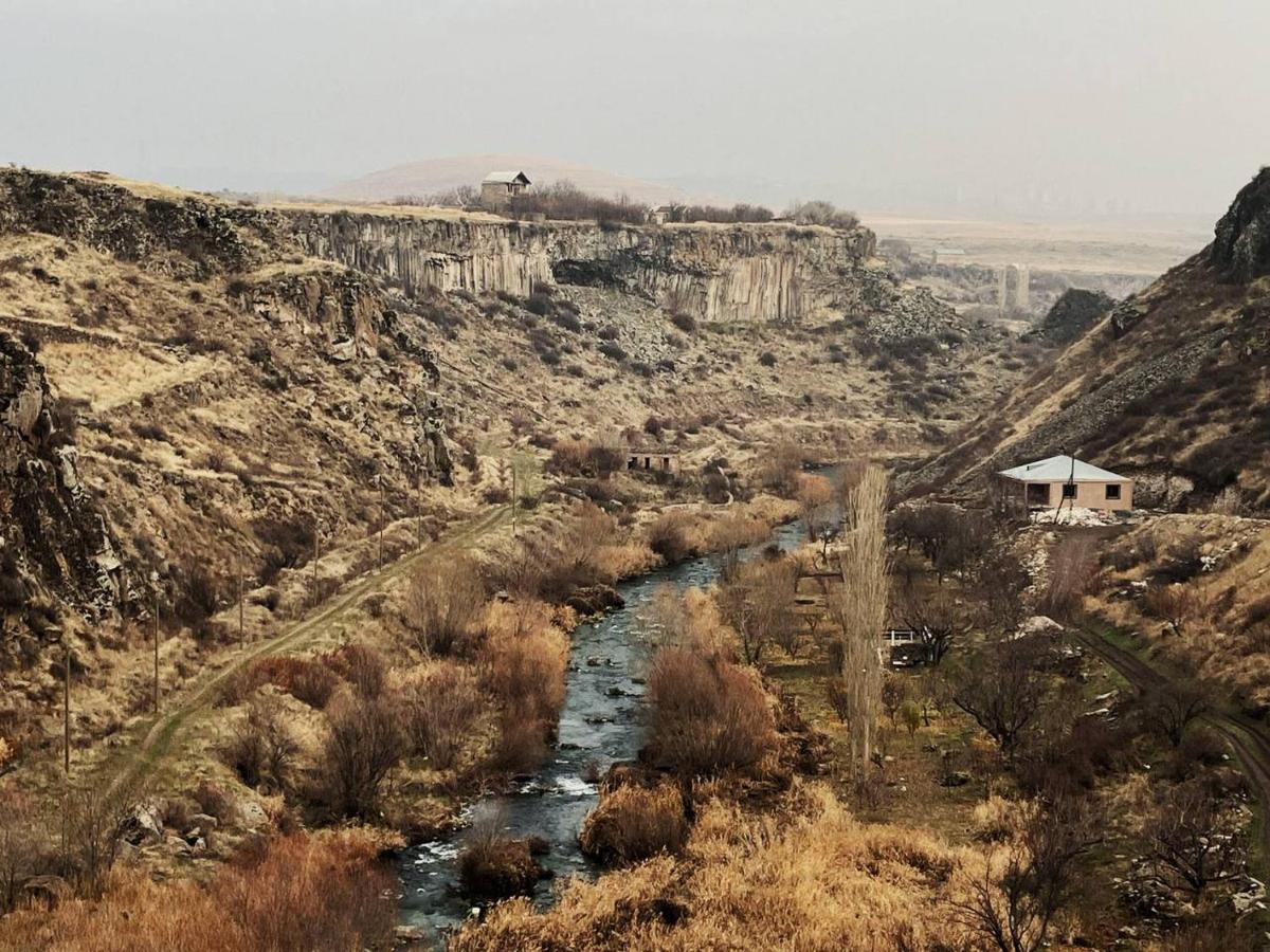 Zove Rural Cottage With Garden Views K'arashamb Екстер'єр фото
