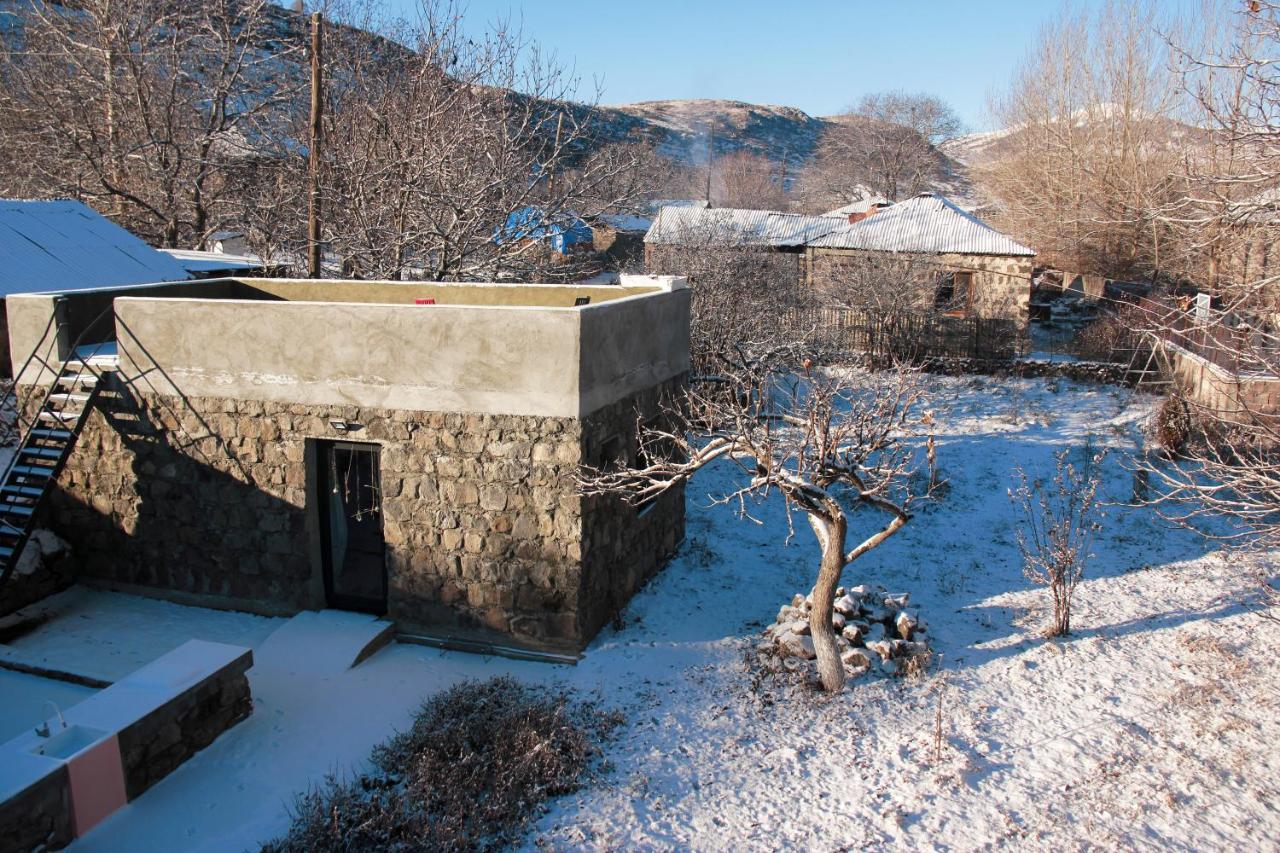 Zove Rural Cottage With Garden Views K'arashamb Екстер'єр фото