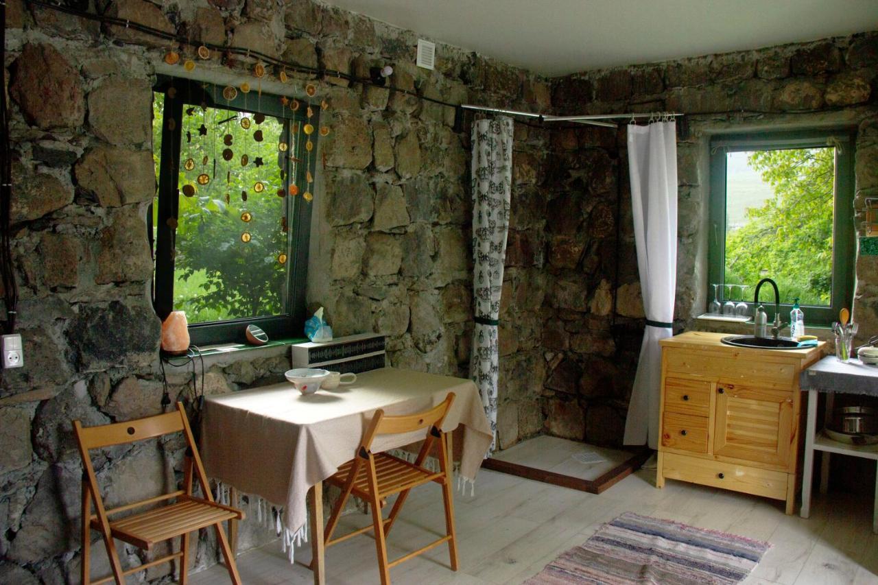 Zove Rural Cottage With Garden Views K'arashamb Екстер'єр фото