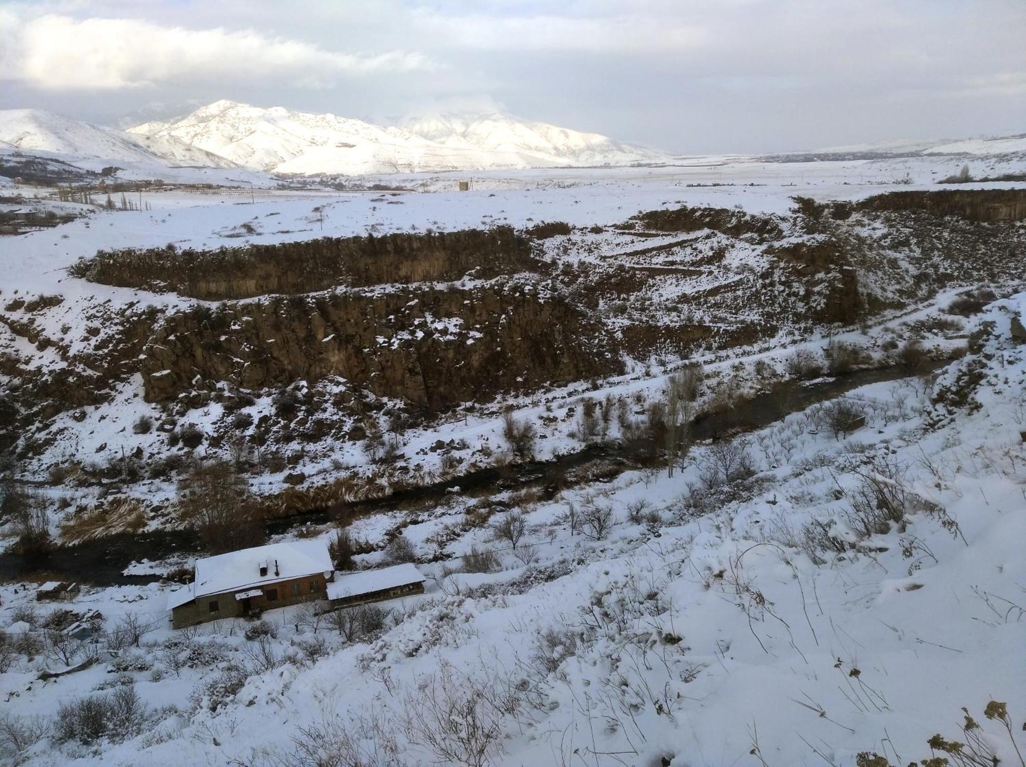 Zove Rural Cottage With Garden Views K'arashamb Екстер'єр фото