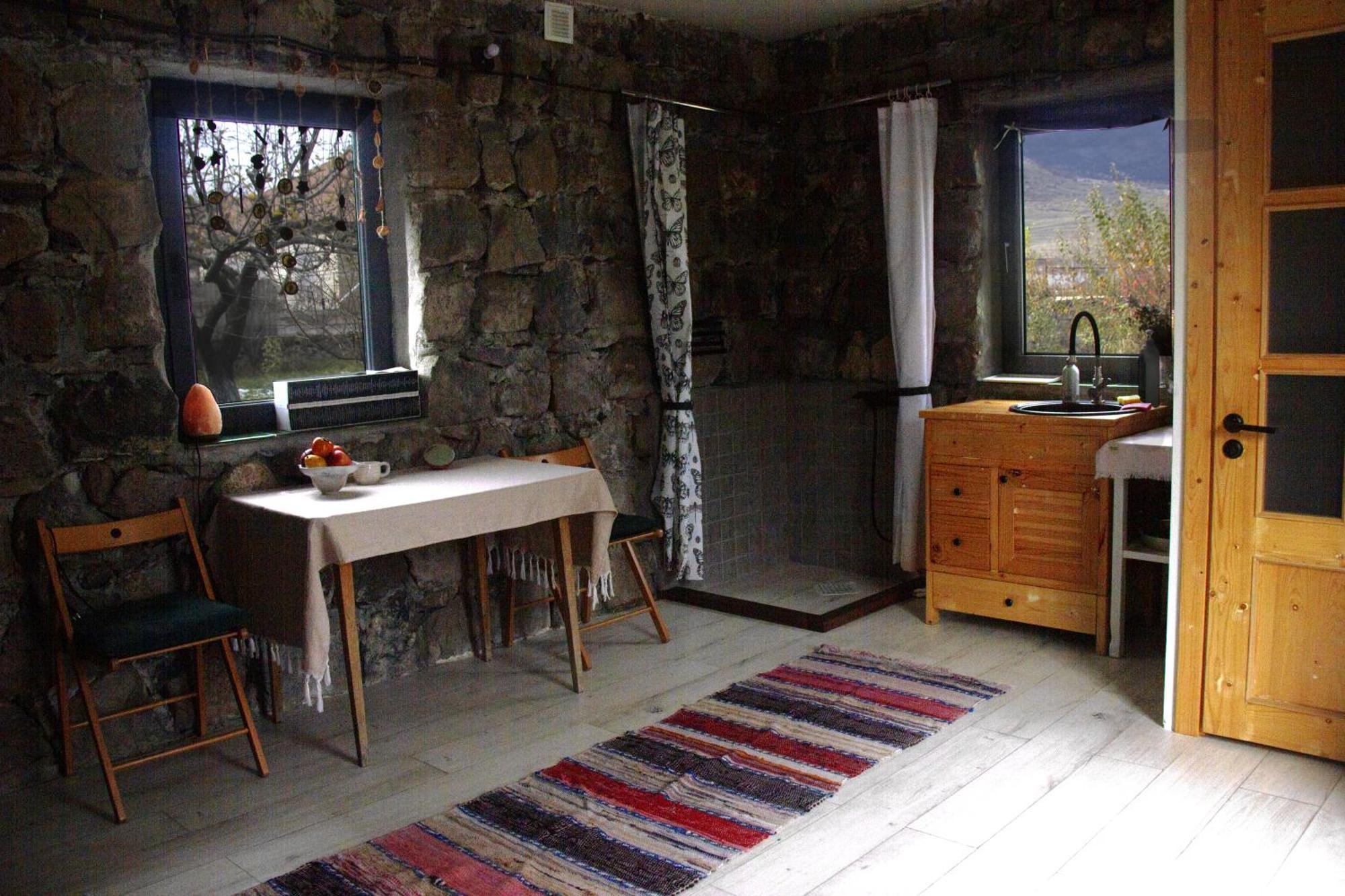 Zove Rural Cottage With Garden Views K'arashamb Екстер'єр фото