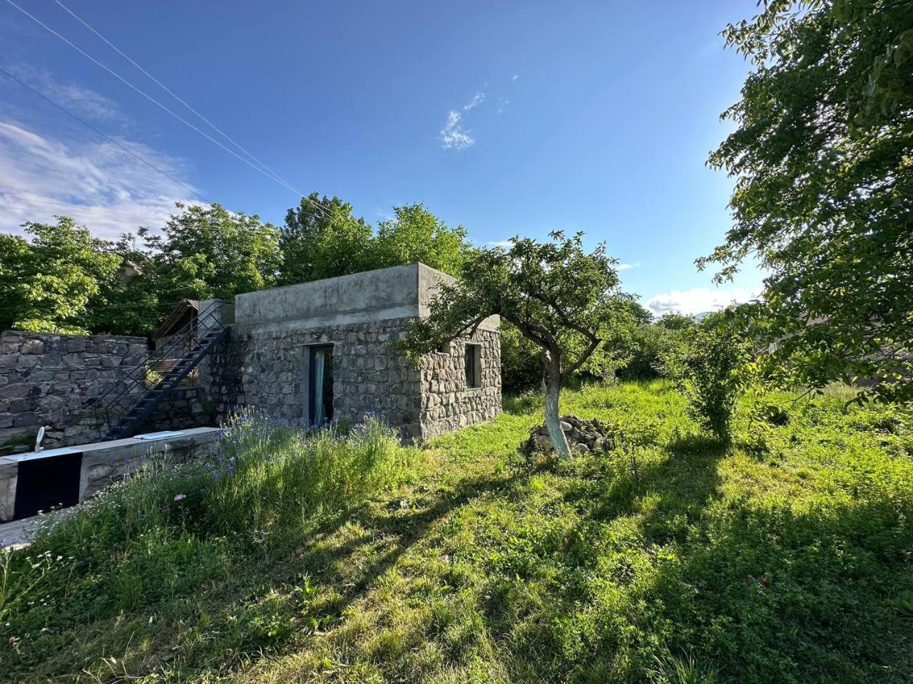 Zove Rural Cottage With Garden Views K'arashamb Екстер'єр фото