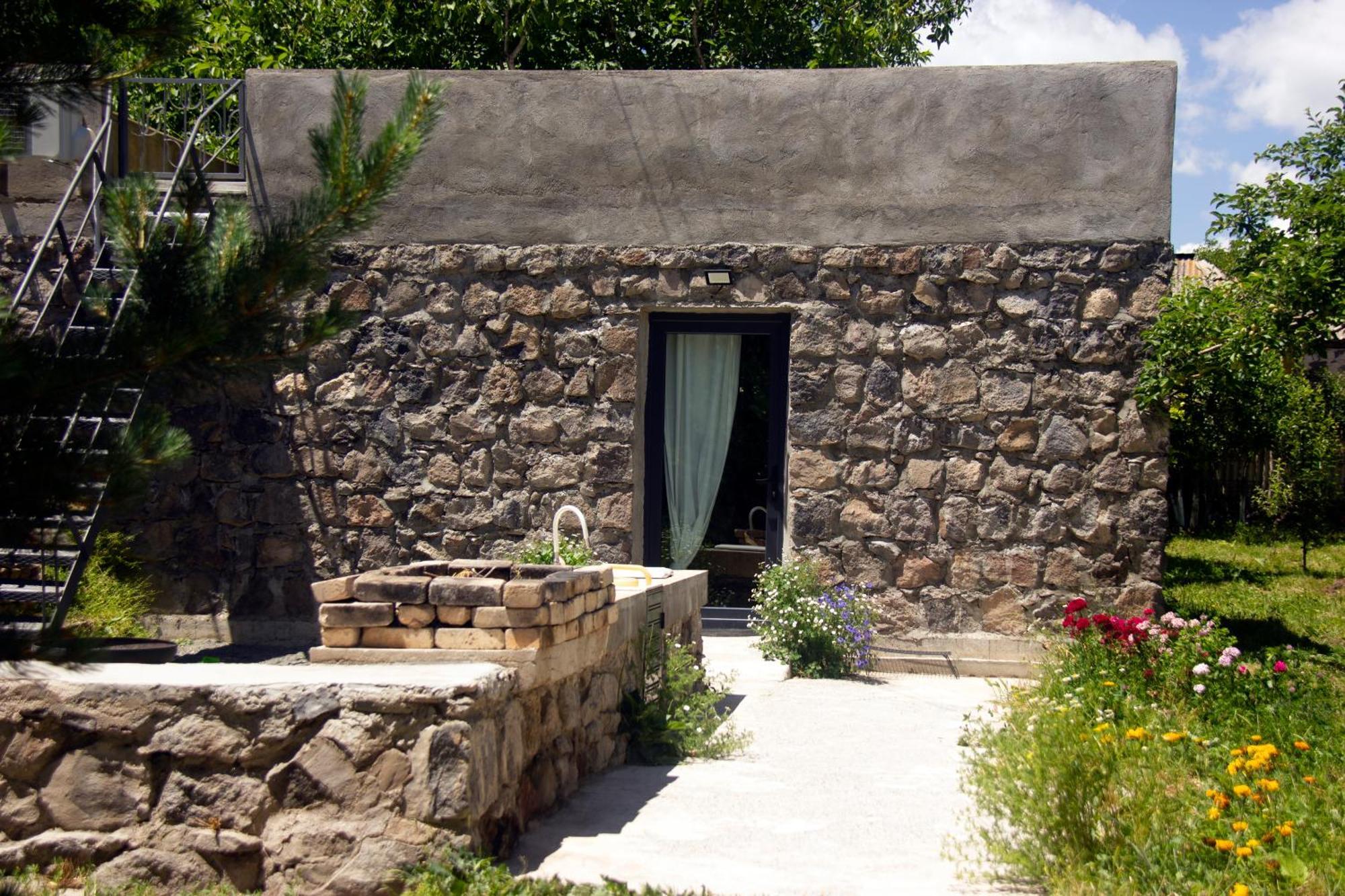 Zove Rural Cottage With Garden Views K'arashamb Екстер'єр фото
