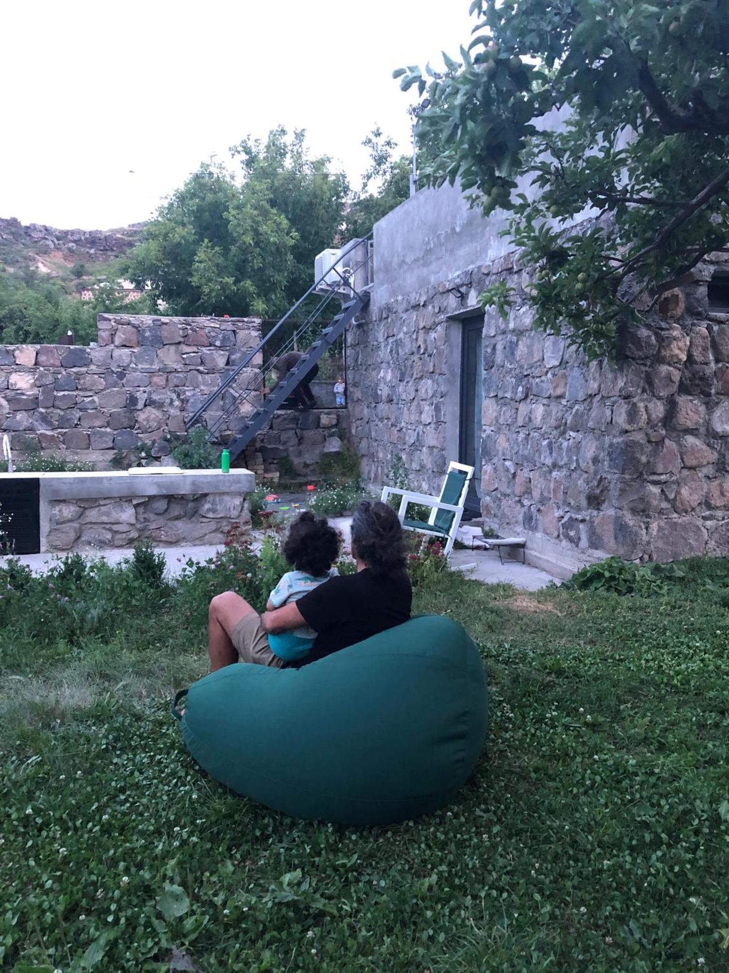 Zove Rural Cottage With Garden Views K'arashamb Екстер'єр фото